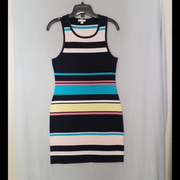 Dresses three for the price of one - Picture 6 of 7